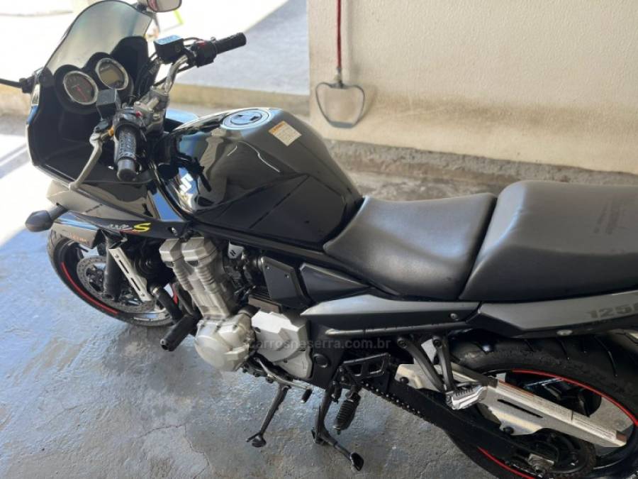SUZUKI - BANDIT - 2011/2011 - Preta - R$ 33.000,00