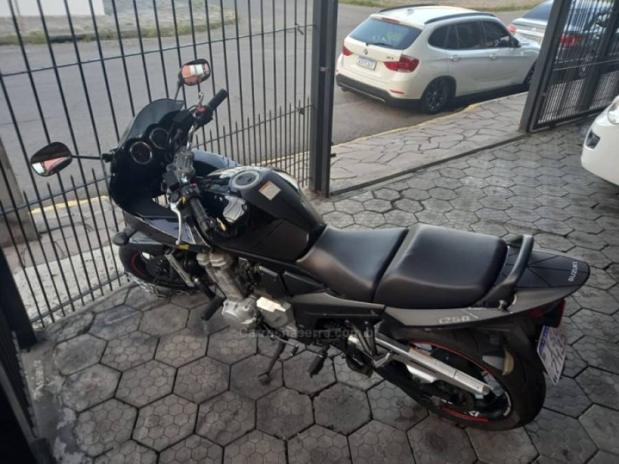 SUZUKI - BANDIT - 2011/2011 - Preta - R$ 33.000,00