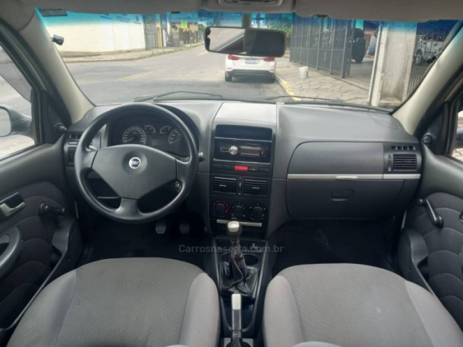 FIAT - PALIO - 2005/2006 - Branca - R$ 26.000,00