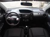 TOYOTA - ETIOS - 2017/2018 - Prata - R$ 53.900,00