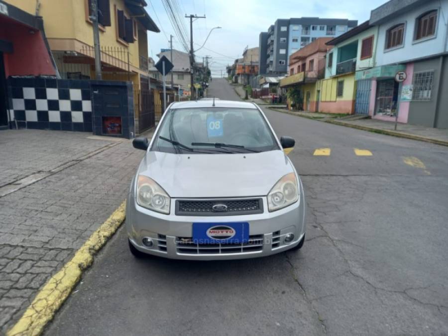 FORD - FIESTA - 2007/2008 - Prata - R$ 23.000,00